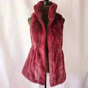 😍 NWT 😍 White House Black Market Luxe Faux Fur Vest, Port, Size S